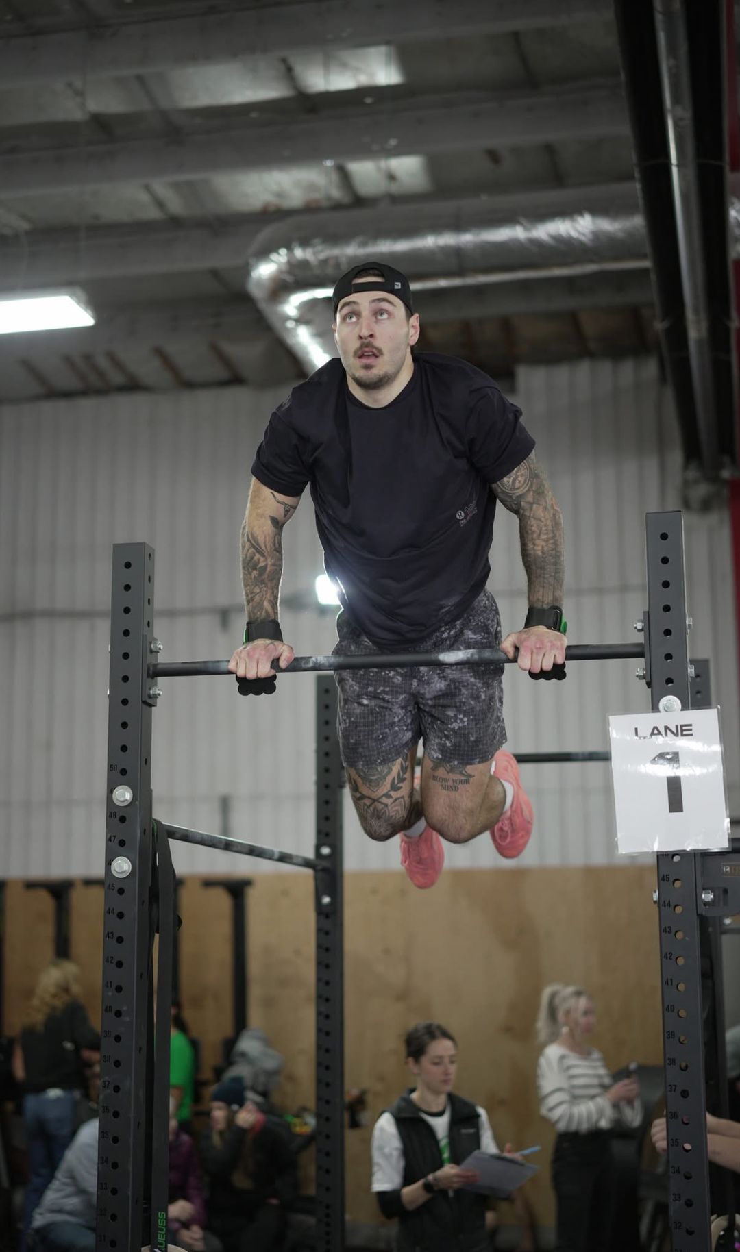 MODUS athlete training on the bar